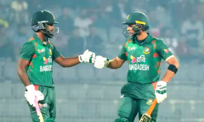 Bangladesh; Jaker ali and Mahmudullah riyad