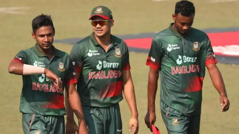 Mustafizur Rahman, Taskin Ahmed and Shoriful Islam