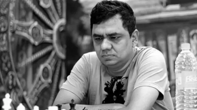 Grandmaster Zia died while playing chess