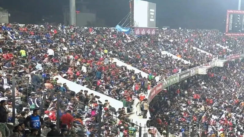 Record attendance in Mirpur for Dhaka-Barisal match